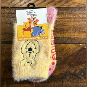 NWT Disney Winnie The Pooh Rose Scented Fuzzy Slipper Socks OS